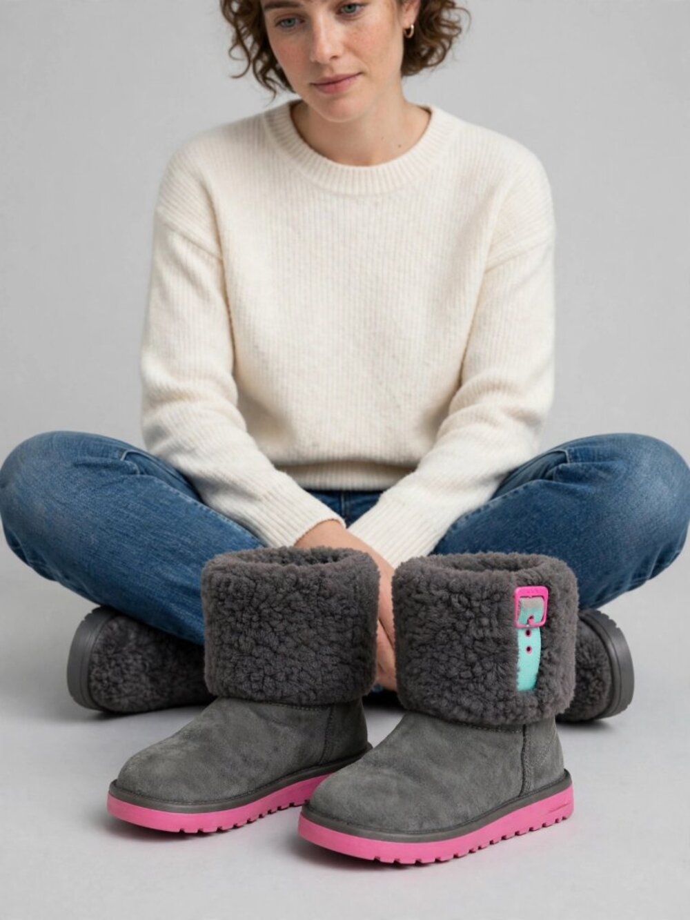 UGG Kids Classic Boots Toddler Girl Size 11 Gray Sheepskin Winter Boots